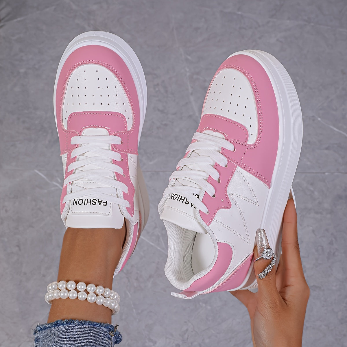 Women's Casual Comfortable Platform Sneakers for Outdoor Use